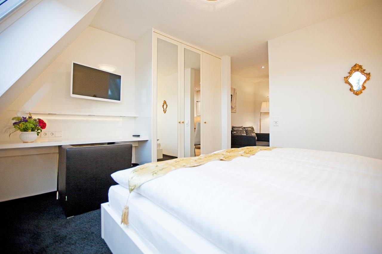 Hotel Krone Ohg ゲルリンゲン エクステリア 写真