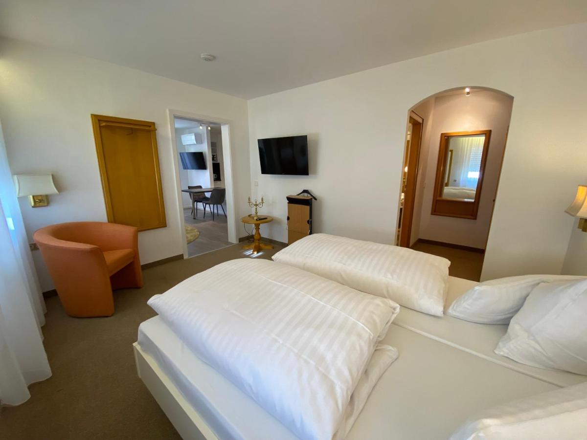 Hotel Krone Ohg ゲルリンゲン エクステリア 写真