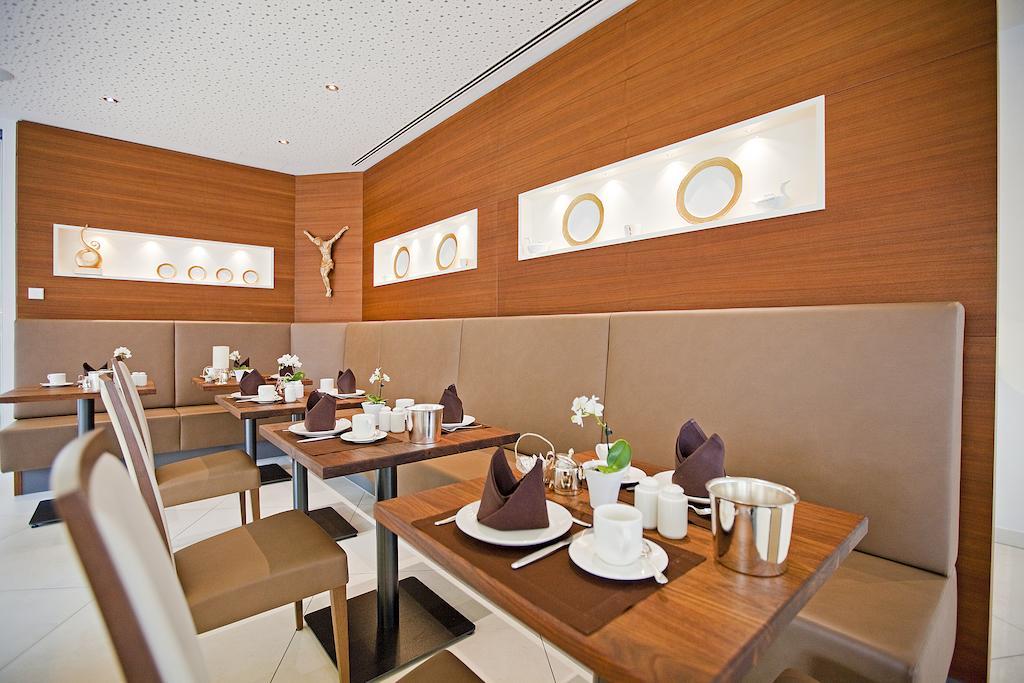 Hotel Krone Ohg ゲルリンゲン エクステリア 写真