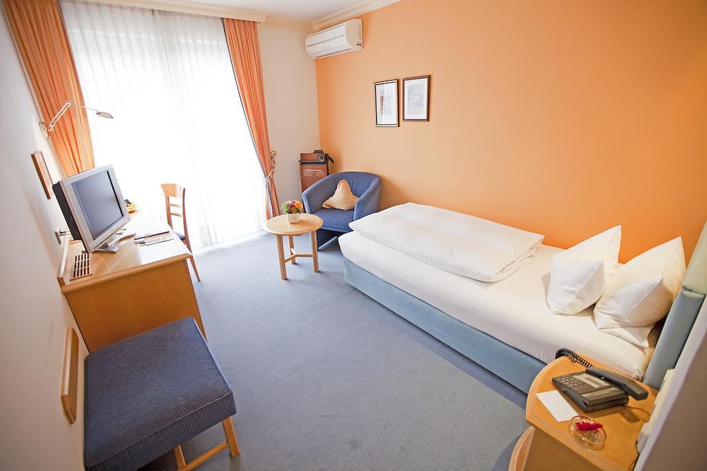 Hotel Krone Ohg ゲルリンゲン 部屋 写真
