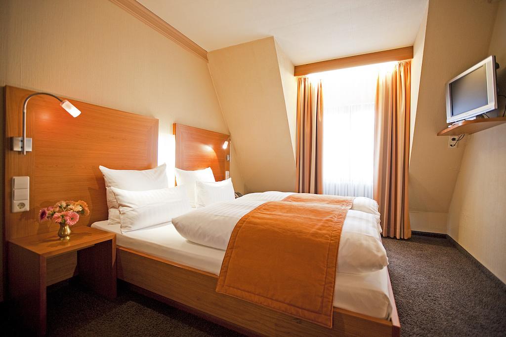 Hotel Krone Ohg ゲルリンゲン 部屋 写真